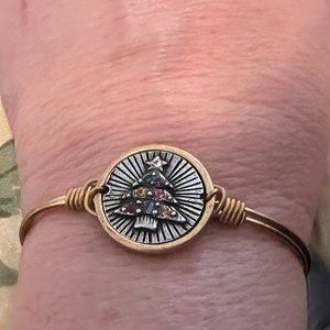 Luca and Danni - Holiday Tree Bangle Bracelet - Regular Size - Brass Tone